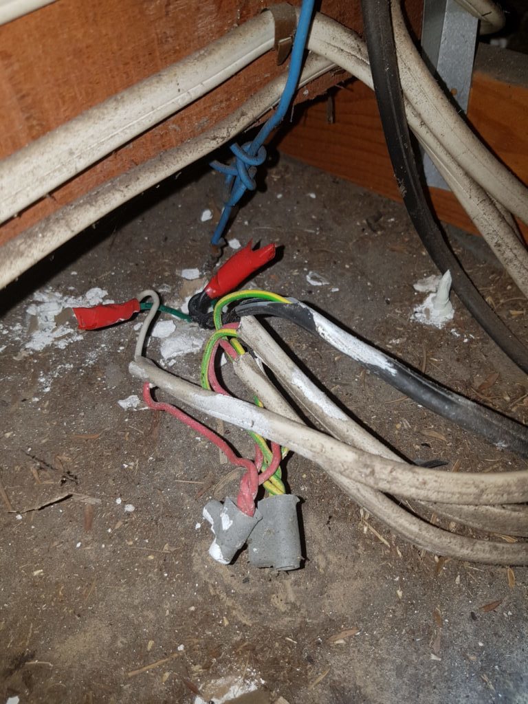 Exposed cable joints Property Electrical Inspections